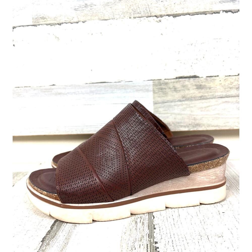 Pierre Dumas Womens 7.5 Brown Leather Platform Wedge Open-Toe Slip-On Sandals